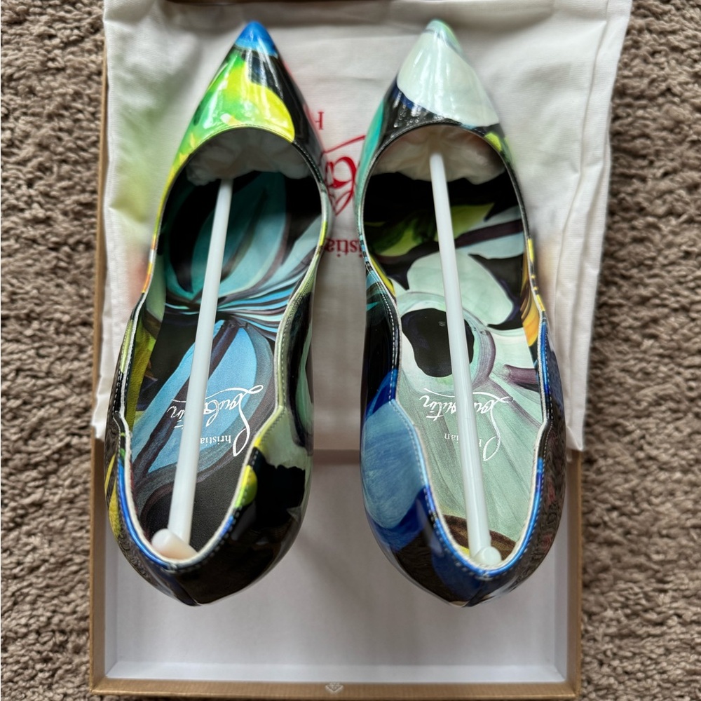 Christian Louboutin Flower. 100mm elegant. Stunning.
Hot Chick style. - Picture 6 of 14